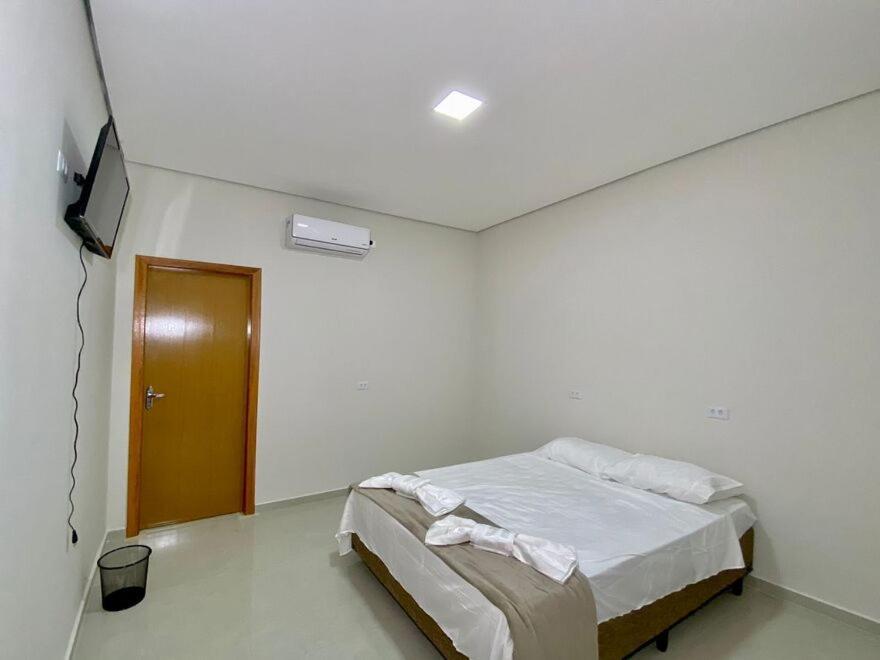 Amparo Hotel Ribas do Rio Pardo Bagian luar foto